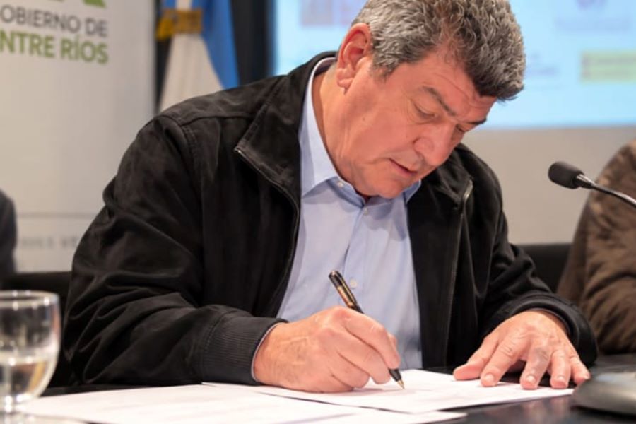 El IAPV impulsa nuevos convenios y el uso de madera entrerriana para potenciar la construcción de viviendas